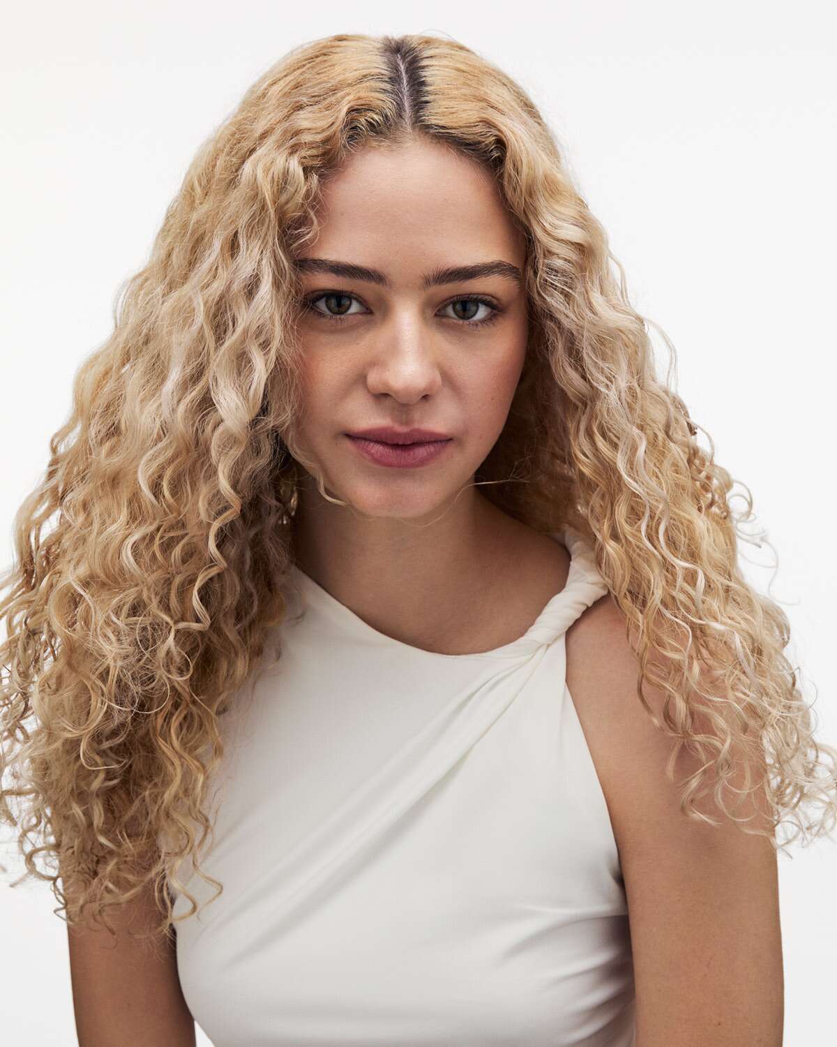 Modellens hår efter användning av Styling Mousse