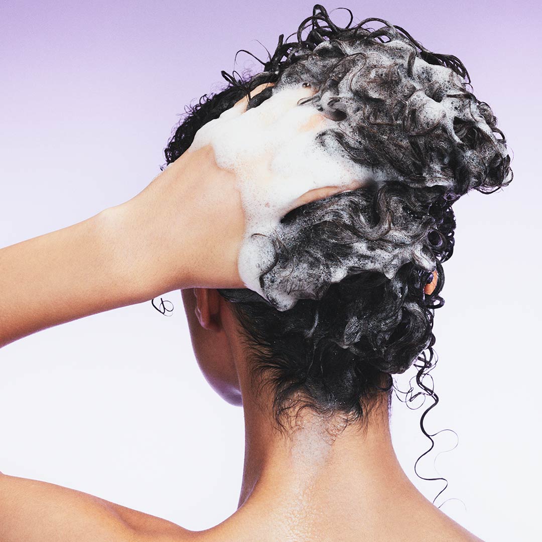 Så använder du Purifying Cleanse Shampoo